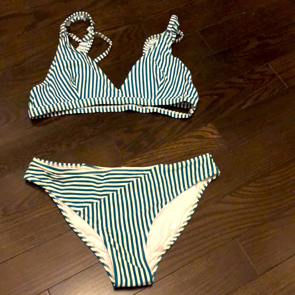 NWOT- striped bikini